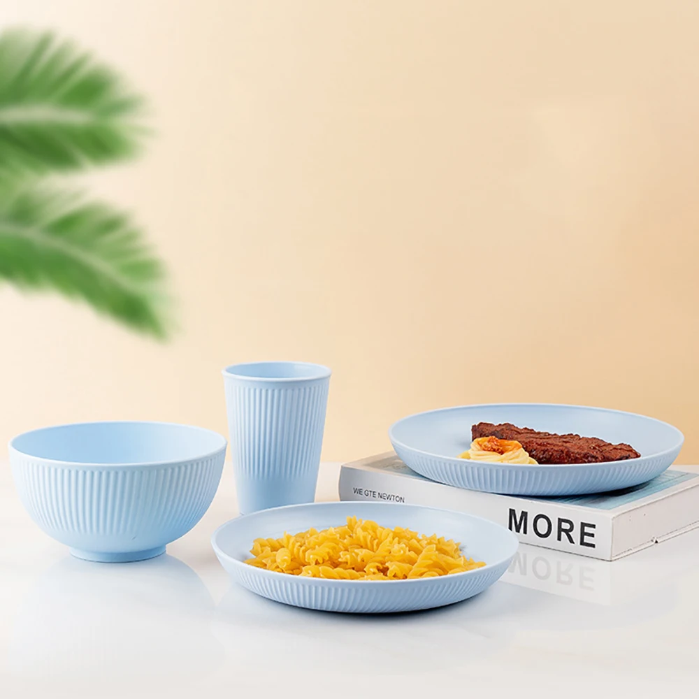 Set di posate colorate in pagl - Camping Cooking And Eating Set recensione e prezzo